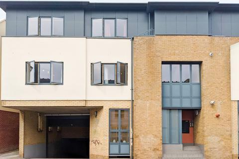 2 bedroom flat to rent, Compass House, Bristol BS3