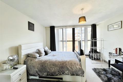 2 bedroom penthouse to rent, Seaford Court Esplanade, Kent ME1