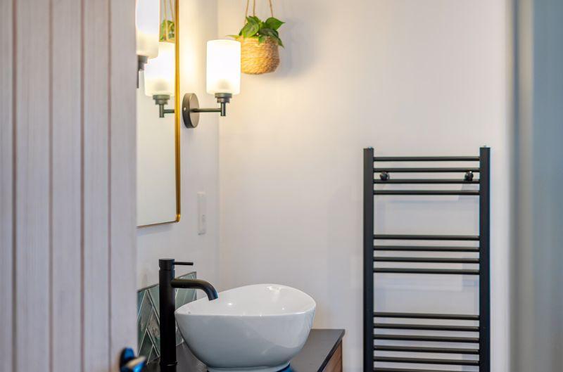 Lifestyle shot 1