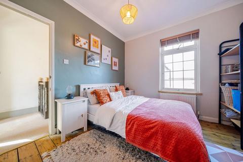 66 Lannoy Road, London, SE9 2BN