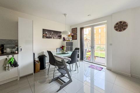 2 bedroom apartment to rent, Coxwell Boulevard, London