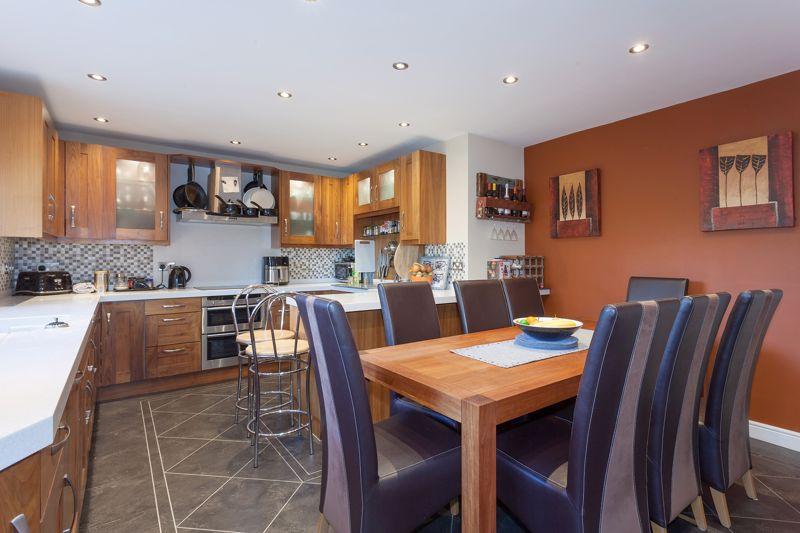Dining kitchen