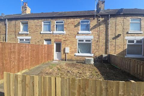 2 bedroom terraced house to rent, Katherine Street, Ashington