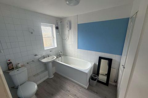 2 bedroom terraced house to rent, Katherine Street, Ashington