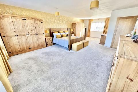 6 bedroom detached house for sale, Strawberry View, Wainfleet Road, Burgh le Marsh