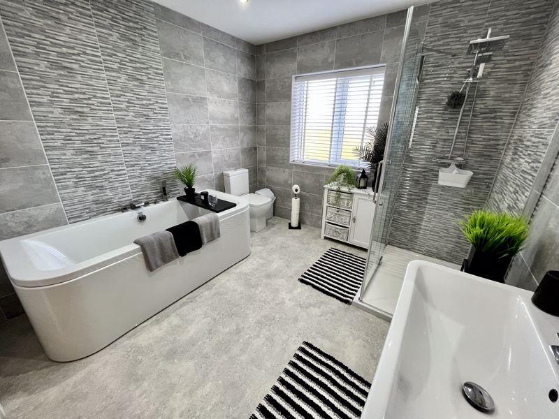 Bath &amp; Shower Room
