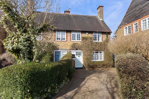 3 bedroom cottage for sale, Westholm, Hampstead Garden Suburb, NW11