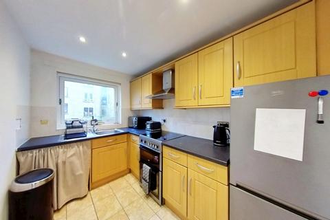 2 bedroom flat to rent, Leyden Court, Glasgow, G20