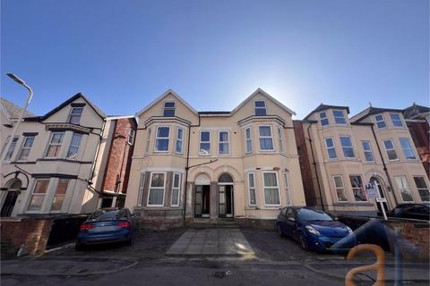 2 bedroom apartment to rent, Irving Street, Southport, PR9