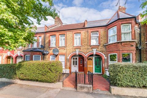 2 bedroom flat to rent, Brettenham Road, Walthamstow, London, E17