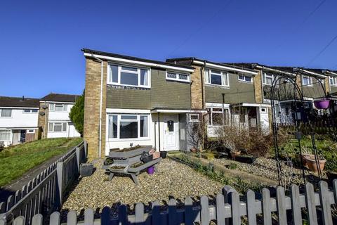 3 bedroom terraced house to rent, Pheasant Rise, Chesham