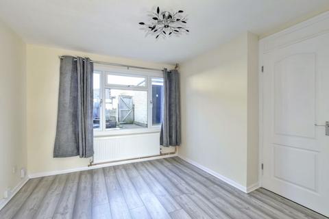 3 bedroom terraced house to rent, Pheasant Rise, Chesham