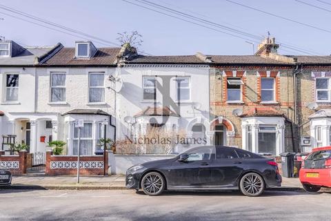 1 bedroom ground floor flat for sale, Russell Road, Palmers Green, N13