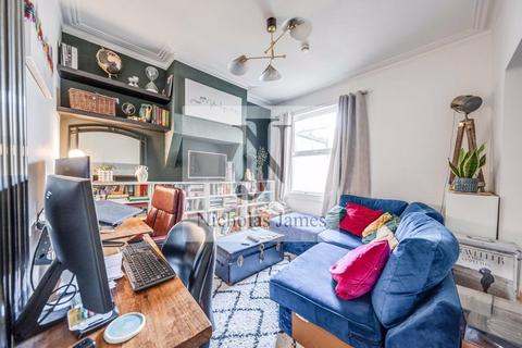 1 bedroom ground floor flat for sale, Russell Road, Palmers Green, N13