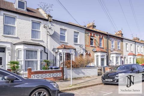 1 bedroom ground floor flat for sale, Russell Road, Palmers Green, N13