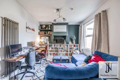 1 bedroom ground floor flat for sale, Russell Road, Palmers Green, N13