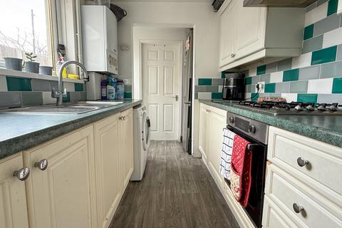 3 bedroom terraced house to rent, Burnett Road