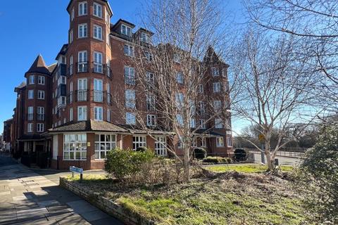 1 bedroom retirement property for sale, Flat 125 Castlemeads Court, Westgate Street, Gloucester, GL1 2PB