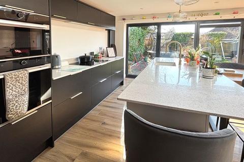 54 Beechcroft Road, Longlevens, Gloucester, GL2 9HF