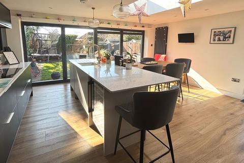 54 Beechcroft Road, Longlevens, Gloucester, GL2 9HF
