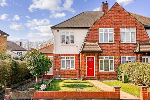 Speer Road, Thames Ditton. KT7