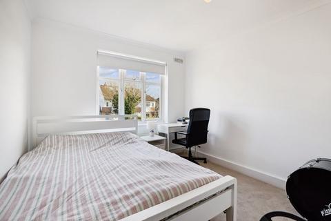 75 Speer Road, Thames Ditton, KT7 0PT