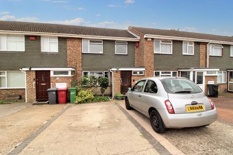 3 bedroom terraced house to rent, Birch Grove, Slough SL2