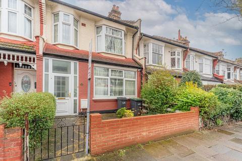 3 bedroom terraced house for sale, Arnold Gardens, London, N13