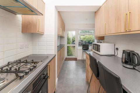 3 bedroom terraced house for sale, Arnold Gardens, London, N13