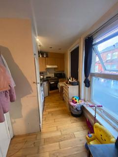 Studio to rent, Stunning Studio in Willesden, on the High Street