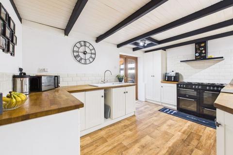 6 Adams Row, Scorrier, Redruth, TR16 5AR