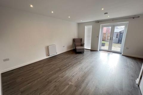 3 bedroom terraced house to rent, Stan Mellor close  M6 6QB