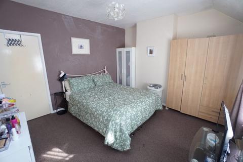 125 Bowerdean Road, High Wycombe, HP13 6AY