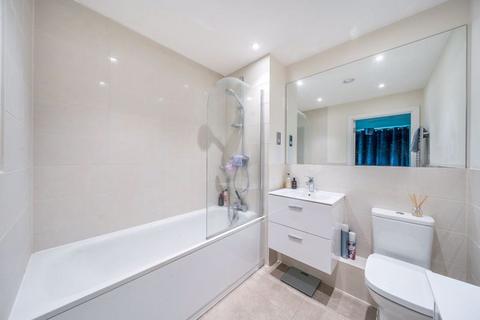 1 bedroom flat for sale, Chrysler House, Bessemer Road, Welwyn Garden City