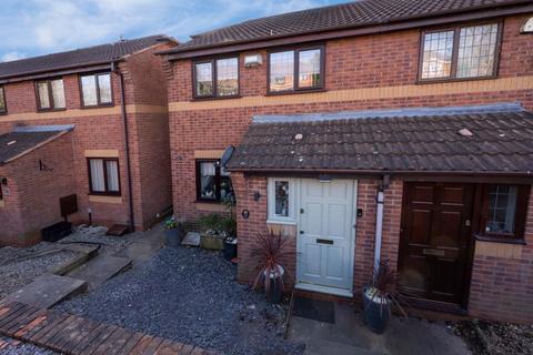 2 bedroom semi-detached house for sale, Southern Close, Kingswinford