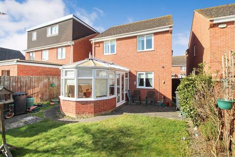 3 bedroom detached house for sale, Hunter Close, Bedford MK42