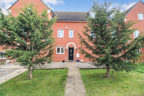 3 bedroom terraced house for sale, Beauvais Avenue, Bedford MK42