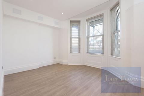 2 bedroom apartment to rent, Palmerston Road, Buckhurst Hill IG9