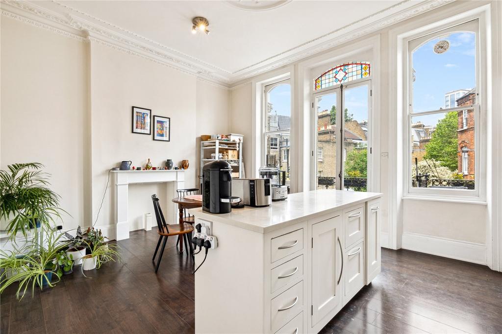 Kitchen/Dining Area