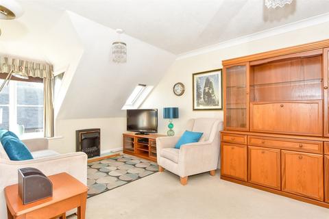 1 bedroom flat for sale, St. Cyriacs, Chichester, West Sussex