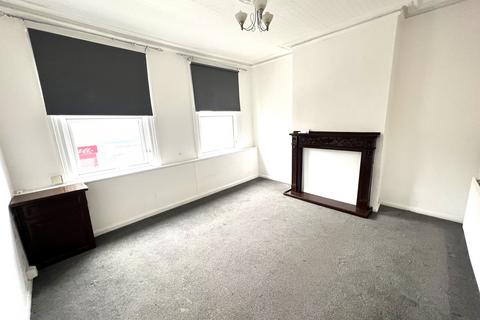 2 bedroom flat to rent, Portland Road, London SE25