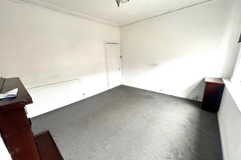 2 bedroom flat to rent, Portland Road, London SE25