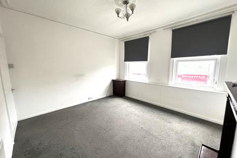 2 bedroom flat to rent, Portland Road, London SE25