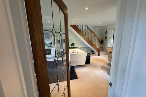 4 White Oak Drive, Beckenham, BR3 6QE
