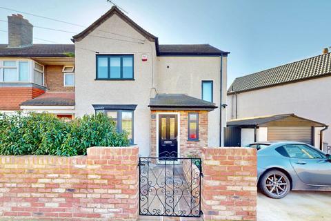 37 Scrattons Terrace, Barking, IG11 0UB