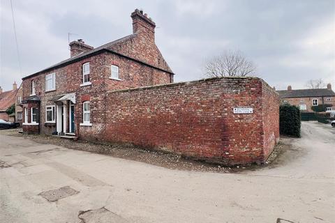 2 bedroom end of terrace house for sale, Dunroyal, Helperby, York