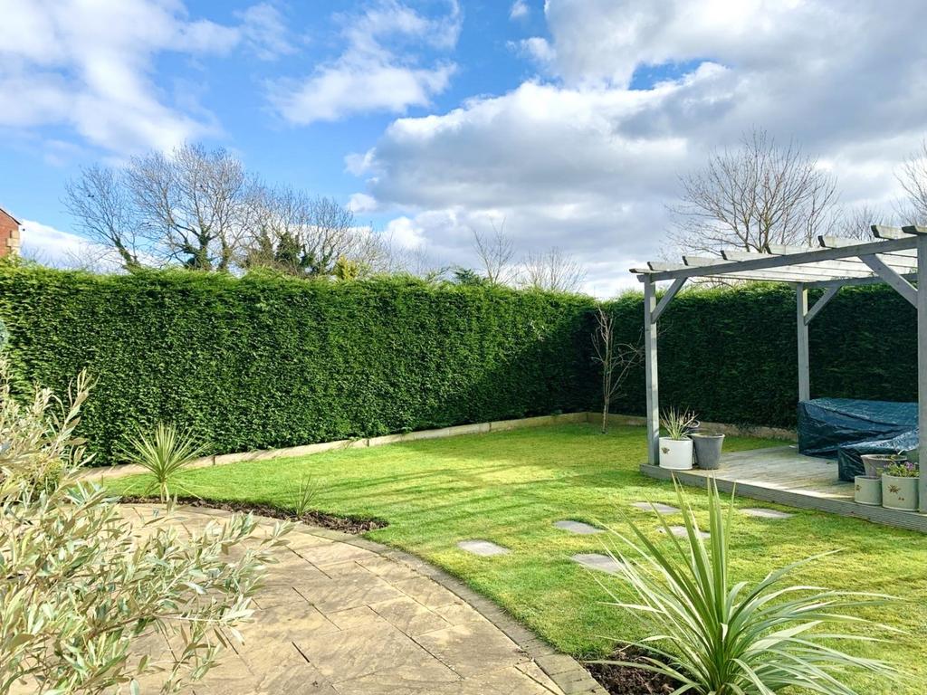 4058bdc7-026c-4ada-813f-31edbbe90993