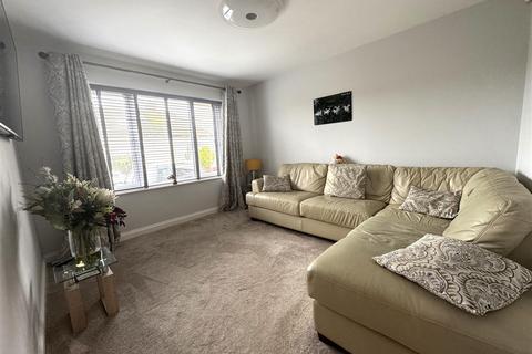 2 bedroom house to rent, Beech Road, Rochester