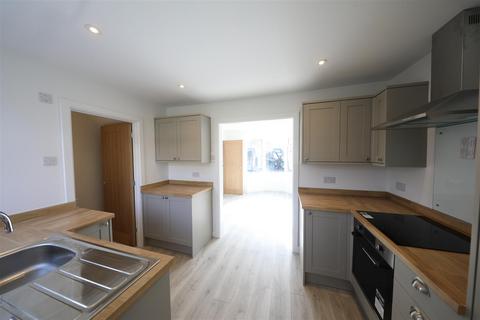 3 bedroom semi-detached house for sale, Grovehill Road, Beverley