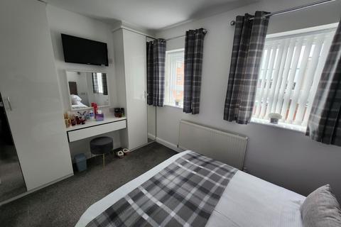 3 bedroom semi-detached house for sale, Mill Street, Wednesbury